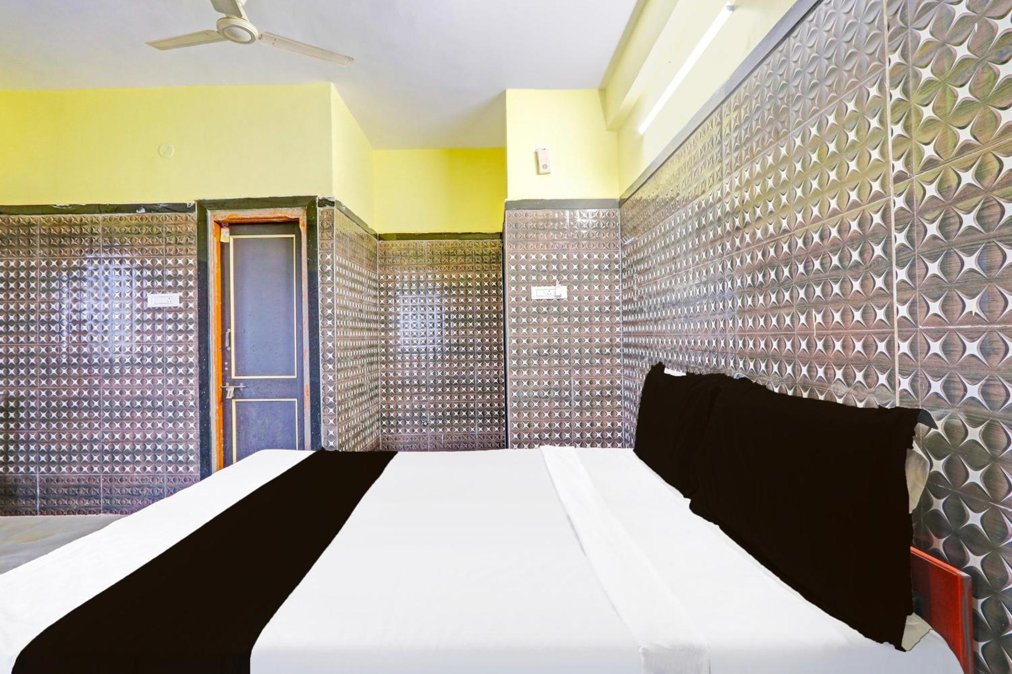 Hotel O Pankaj Hotel & Lodge Gangapur  Екстериор снимка